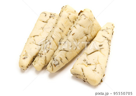 細切り昆布を練り込んだ富山のおかずパン 95550705