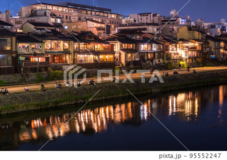 《京都府》鴨川の夜景・京都の街並み 95552247