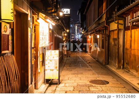 《京都府》祇園白川・風情ある街並み 《京都府》祇園白川・風情ある街並み 95552680