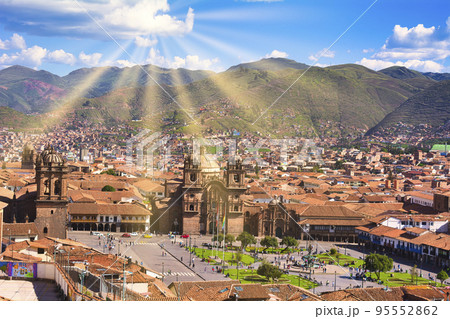 世界遺産の街・クスコの歴史的景観 95552862
