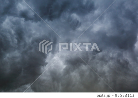 荒々しい雲 95553113