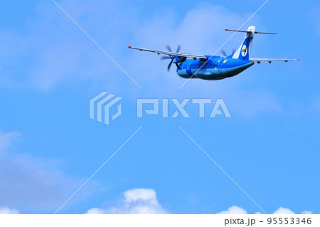 大阪国際空港 天草エアライン 離陸態勢 猪名川土手 大阪国際空港 天草エアライン 離陸態勢 猪名川土手 95553346
