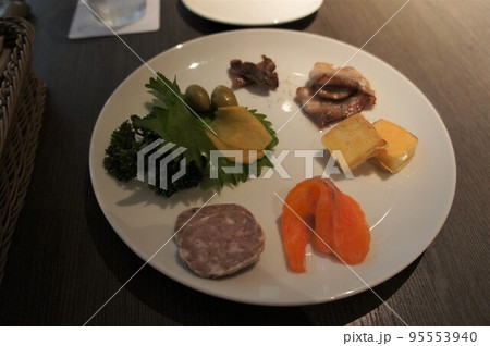 軽井沢の燻製料理 95553940