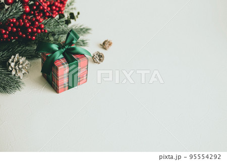 クリスマスプレゼントのイメージ素材 95554292