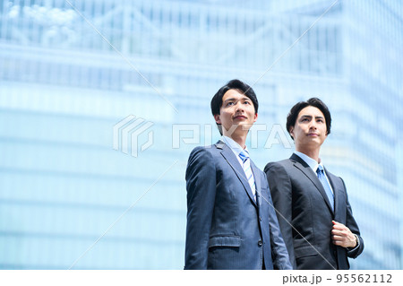 ビジネス　若い　 95562112