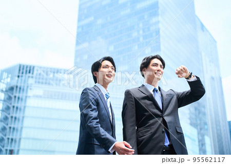 ビジネス　若い　 95562117