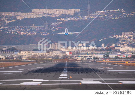 《大阪府》航空機・大阪国際空港 《大阪府》航空機・大阪国際空港 95563496