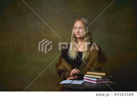 Education. Portrait of young girl as Mona Lisa picture posing over dark vintage background. Retro style, art, fashion, comparison of eras concept. 95563589