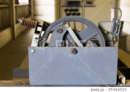 貨物用エレベーター機械室 ガバナマシン調速機 貨物用エレベーター機械室 ガバナマシン調速機 95564525