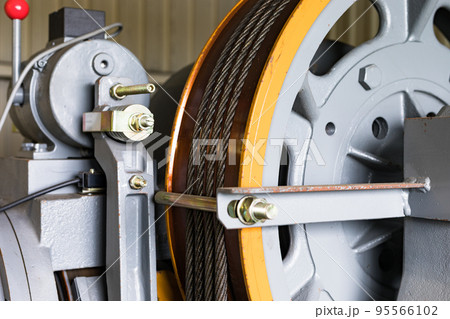 貨物用ロープ式エレベーター機械室 巻上機 貨物用ロープ式エレベーター機械室 巻上機 95566102