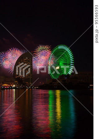 横浜みなとみらいの花火 95566593