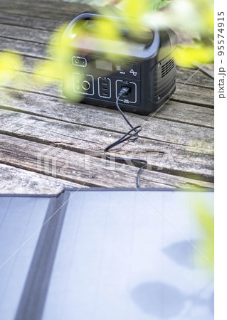 ウッドデッキでソーラー発電 ウッドデッキでソーラー発電 95574915