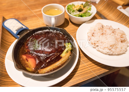 ハンバーグ 95575557