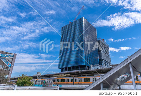 日本の東京都市景観　中野駅や市街地再開発事業（画面奥）などを望む＝10月23日 95576051