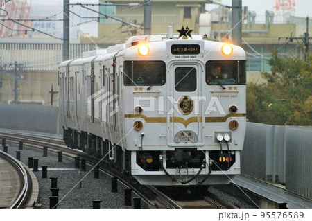 【JR九州】長崎本線浦上駅 キハ40系「ふたつ星4047」 95576589