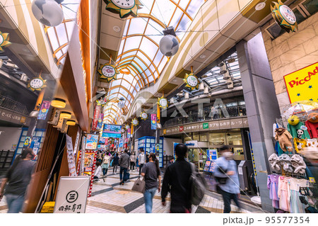 日本の東京都市景観 中野サンモール商店街などを望む＝10月23日 95577354