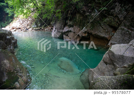 柿其渓谷の青い川 柿其渓谷の青い川 95578077