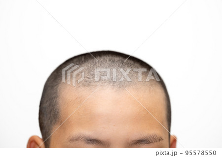 坊主頭の若い日本人男性｜坊主の少年イメージ 95578550