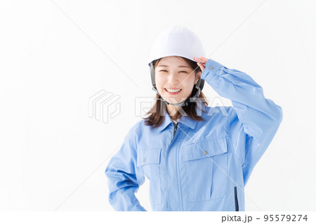作業着を着ている女性 作業着を着ている女性 95579274