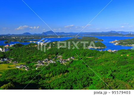 【熊本県】晴天の天草松島（天草パールライン） 95579403