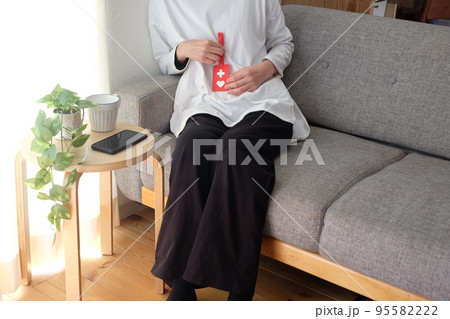 ヘルプマーク　40代女性 95582222