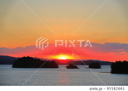 【熊本県】天草松島の夕景(天草パールライン) 【熊本県】天草松島の夕景(天草パールライン) 95582661