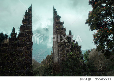 Gates to one of the Hindu temples in Bali Gates to one of the Hindu temples in Bali 95585544