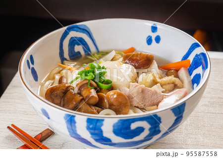 餅入りキノコうどん 95587558