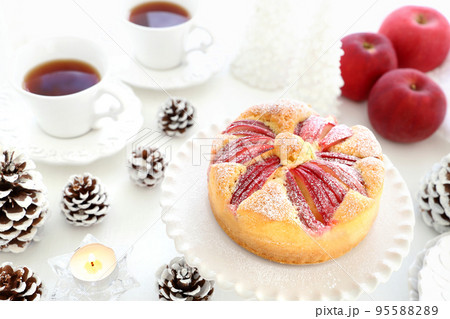 りんごケーキ　紅玉りんごのケーキ 95588289