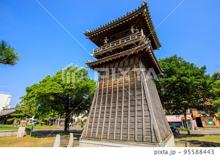 名古屋市熱田区　宮の渡し公園（七里の渡し）の鐘楼 95588443