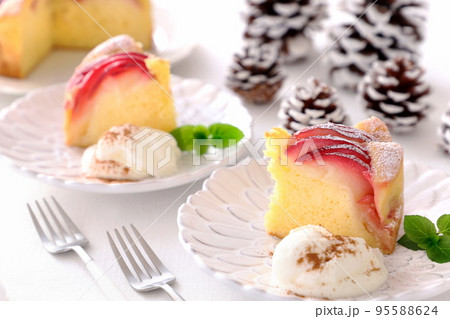 りんごケーキ 紅玉りんごのケーキでティータイム りんごケーキ 紅玉りんごのケーキでティータイム 95588624