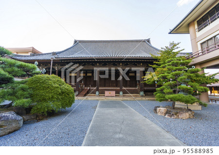 顕証寺　本殿（大阪府八尾市久宝寺） 95588985