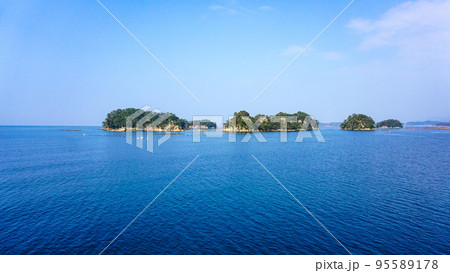 遊覧船から見た九十九島 遊覧船から見た九十九島 95589178