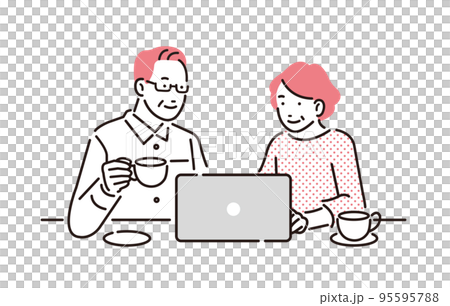 人物 パソコンを見るシニア夫婦 95595788