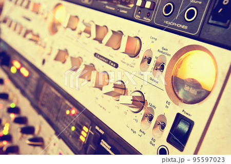 amplifier equipment 95597023