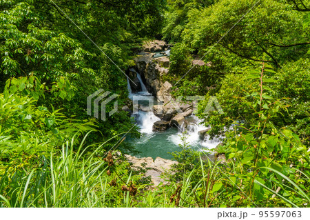 三連轟の風景 95597063