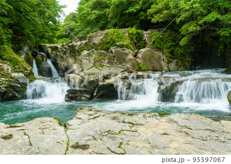 三連轟の風景 95597067
