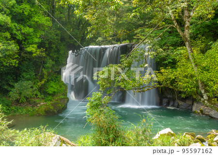 溝ノ口滝の風景 95597162