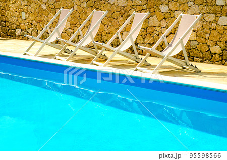 pool in hotel 95598566
