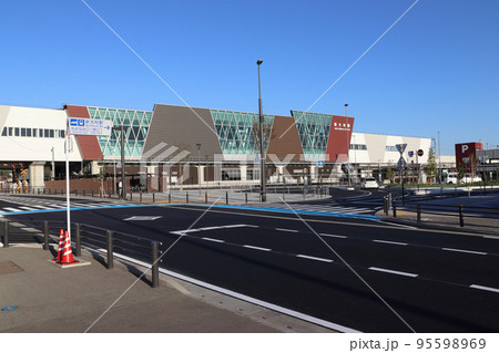 西九州新幹線 新大村駅にて(西口/さざなみ口) 西九州新幹線 新大村駅にて(西口/さざなみ口) 95598969