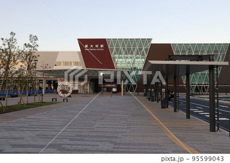 西九州新幹線 新大村駅にて(東口/さくら口) 西九州新幹線 新大村駅にて(東口/さくら口) 95599043