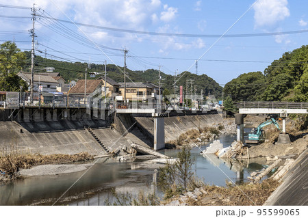 2022年9月23～24日に台風15号により崩落した浜松市天竜区の橋 95599065