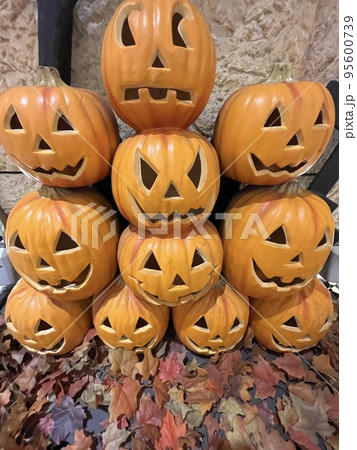 インスタ映えするハロウィンの飾り 95600739