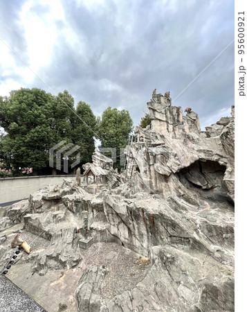 上野動物園のサル山 上野動物園のサル山 95600921