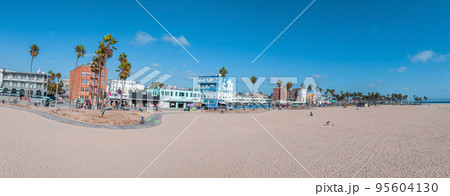 Aerial view of the shoreline in Venice Beach, CA, USA 95604130