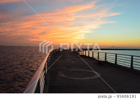 海のマジックアワー 95606191