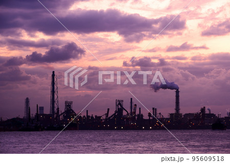 京葉工業地域の夕暮れ 京葉工業地域の夕暮れ 95609518