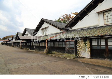 山居倉庫 【国指定史跡・山形県酒田市】 95611386