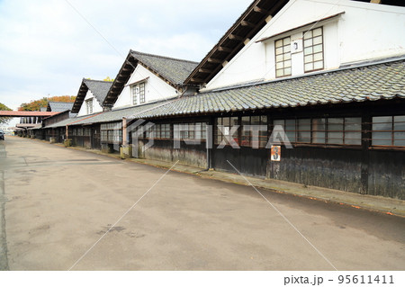 山居倉庫 【国指定史跡・山形県酒田市】 95611411
