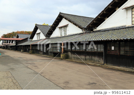 山居倉庫 【国指定史跡・山形県酒田市】 95611412